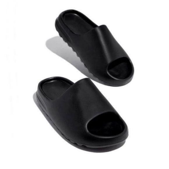 Lounge Slide Sandal in Black - Picture 2 of 9